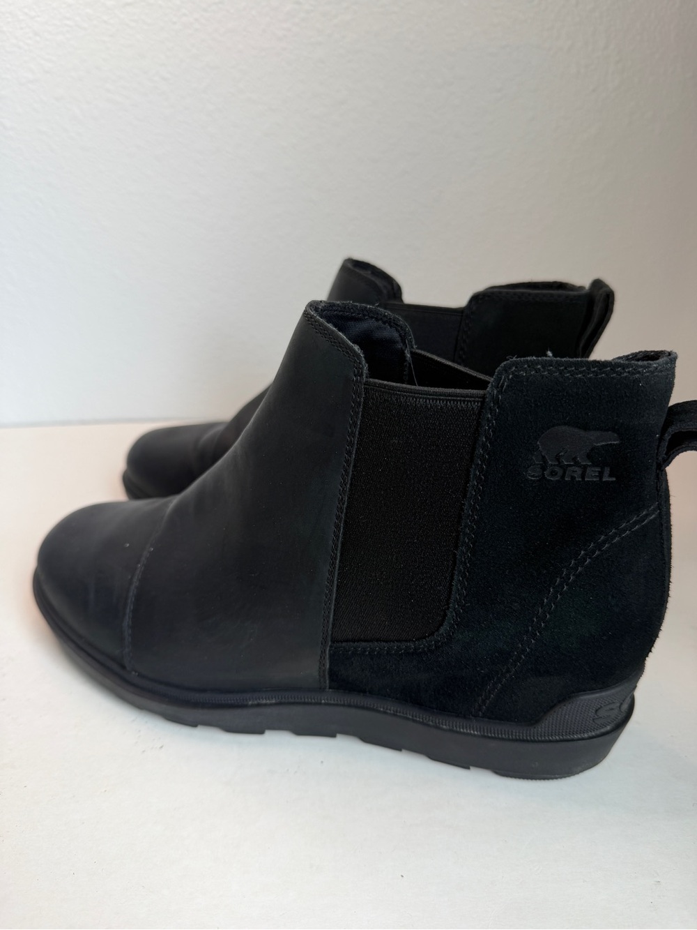 Sorel Black Suede and Leather Evie II Chelsea Wedge Ankle Boots Women's Size 11